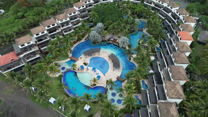 Lagoon pools among the palms